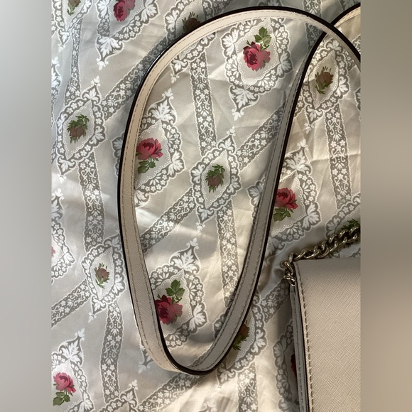 Kate Spade Beige Crossbody Bag with Gold Chain - Picture 4 of 14